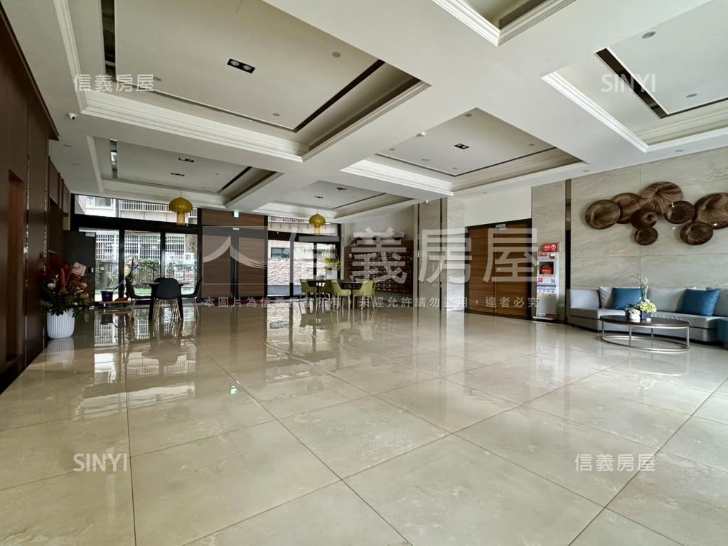 專任台北京城高樓兩房車位房屋室內格局與周邊環境