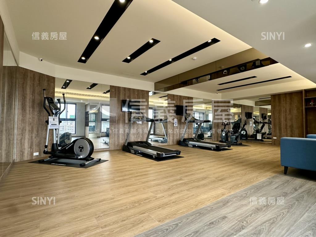 專任台北京城高樓兩房車位房屋室內格局與周邊環境