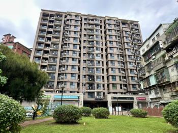 專任台北京城高樓兩房車位