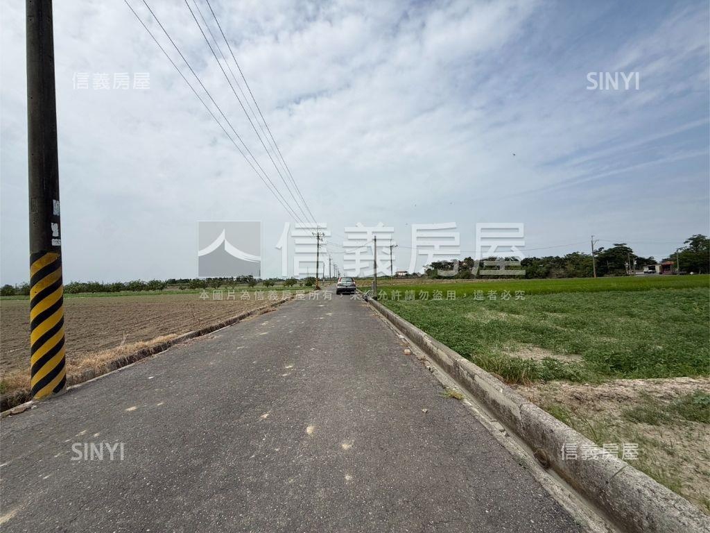 下營區前後臨路方正土地房屋室內格局與周邊環境