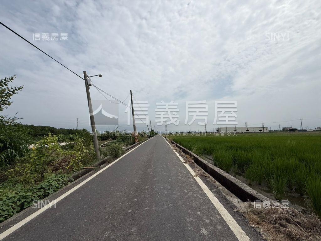 下營區前後臨路方正土地房屋室內格局與周邊環境