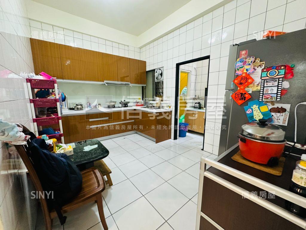 近東橋大面寬邊間採光車墅房屋室內格局與周邊環境