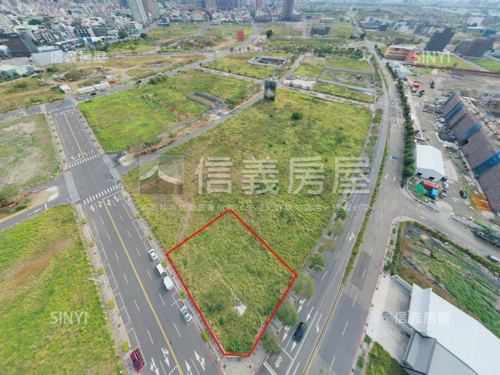 未來足球場單元四方正角地房屋室內格局與周邊環境