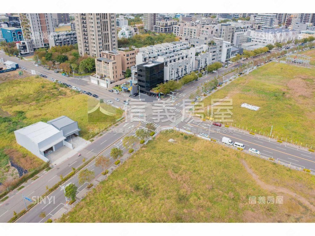 未來足球場單元四方正角地房屋室內格局與周邊環境