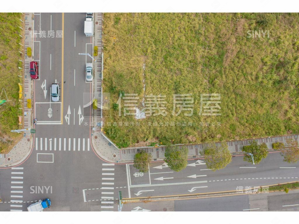 未來足球場單元四方正角地房屋室內格局與周邊環境