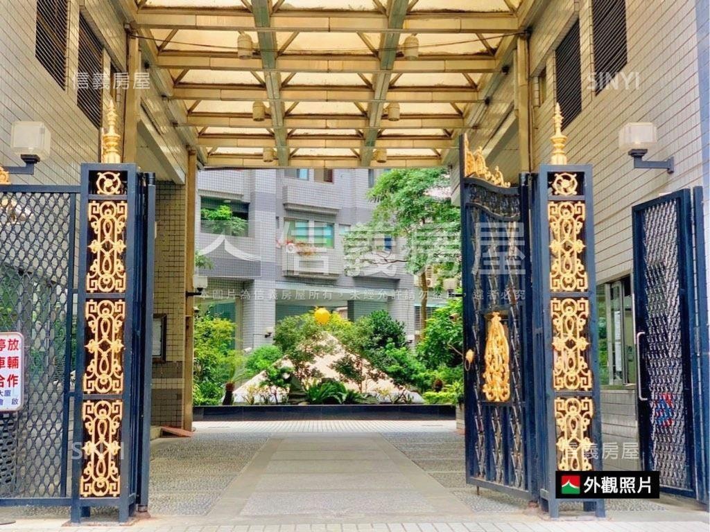 東方麒麟坡道平面車位房屋室內格局與周邊環境