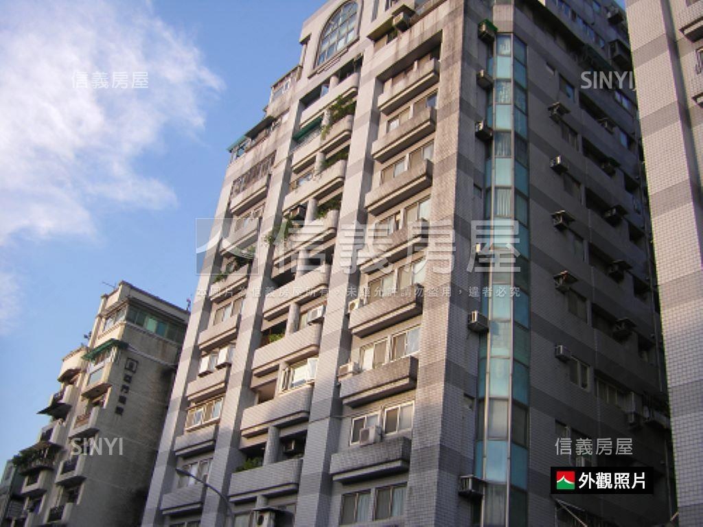 東方麒麟坡道平面車位房屋室內格局與周邊環境
