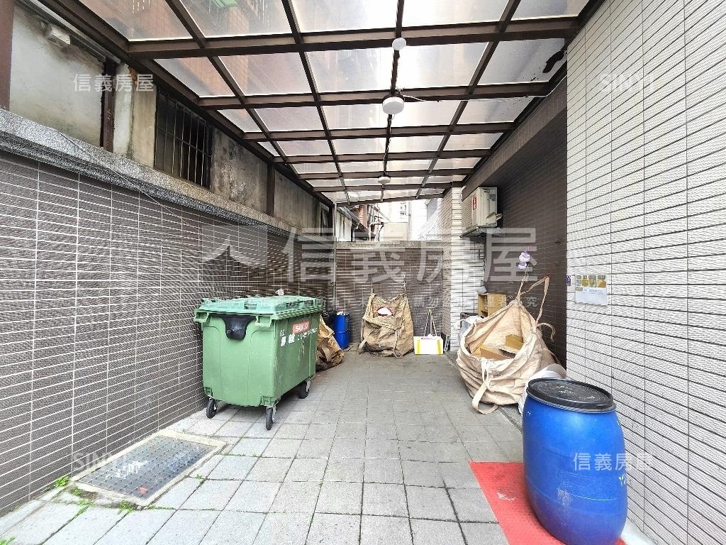 鶯歌大面寬店面房屋室內格局與周邊環境