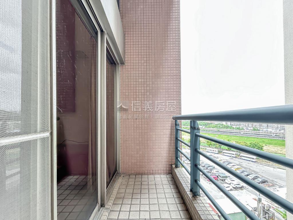 ⭐ＭＥ時代挑高小資美宅⭐房屋室內格局與周邊環境