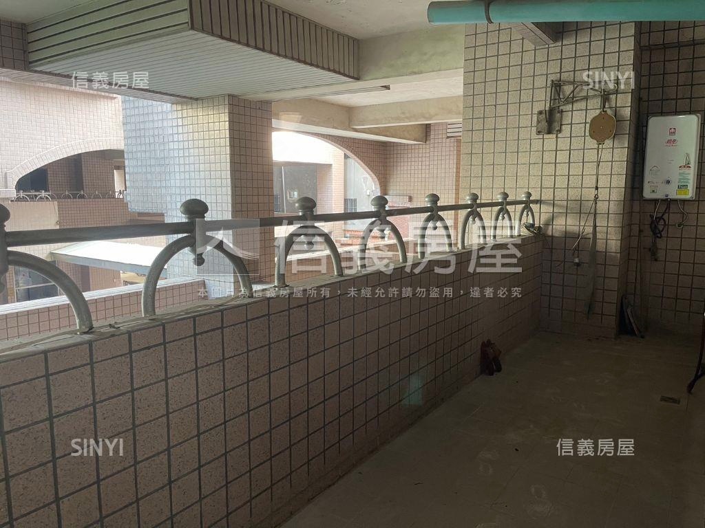 小港市區熱鬧金住店房屋室內格局與周邊環境