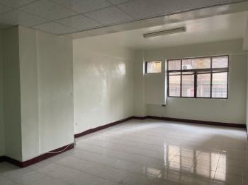 小港市區熱鬧金住店