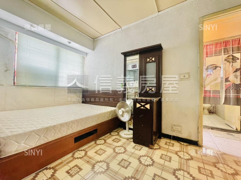 忠駝高樓邊間２房房屋室內格局與周邊環境