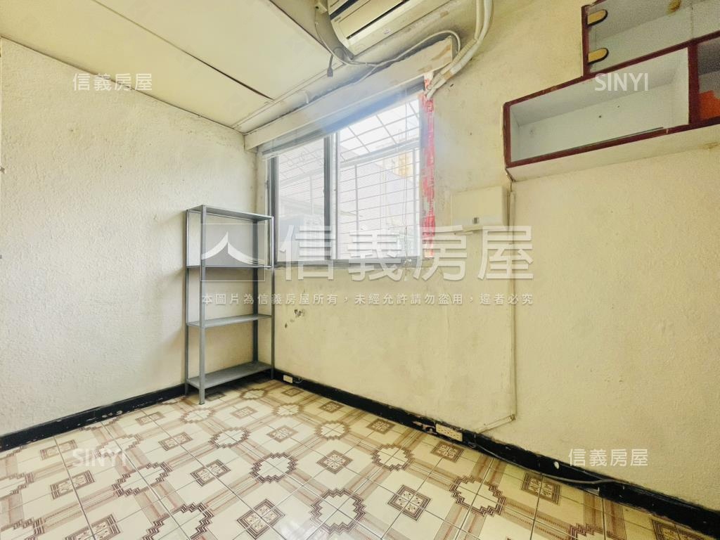 忠駝高樓邊間２房房屋室內格局與周邊環境