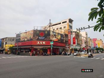 東區萬客樓三角窗店面