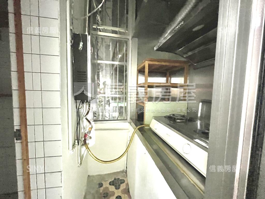 【新莊】捷運成家採光三房房屋室內格局與周邊環境