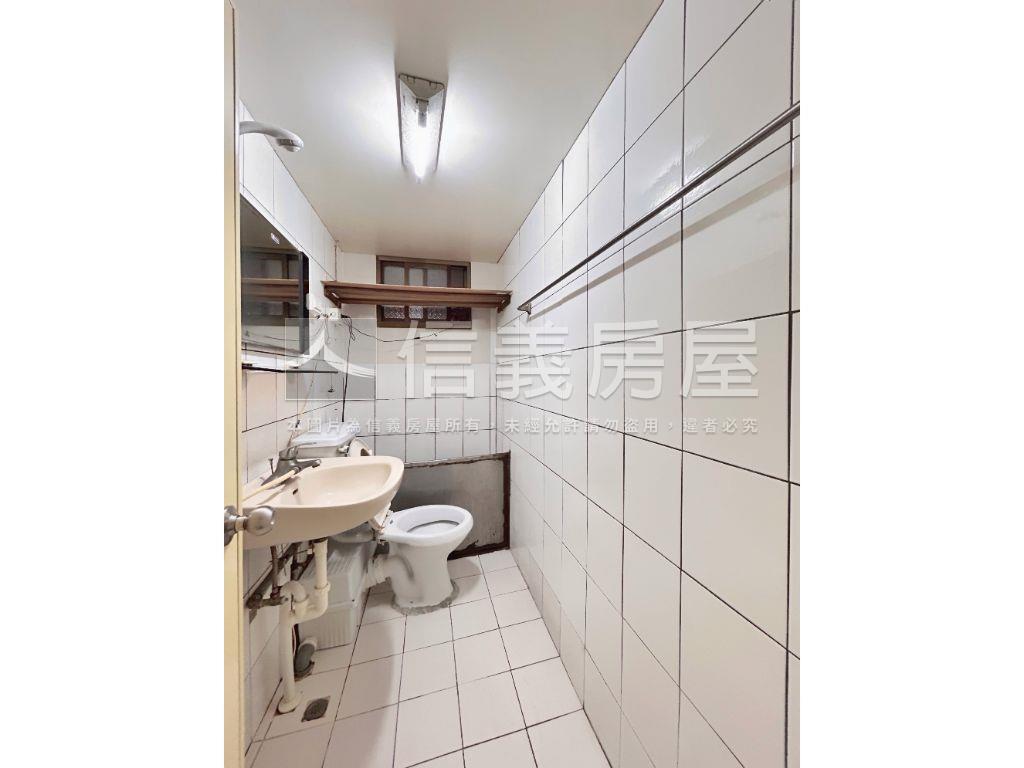 【新莊】捷運成家採光三房房屋室內格局與周邊環境