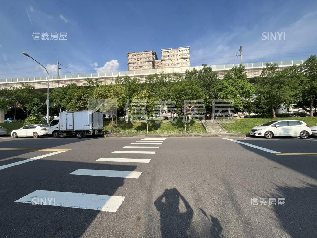 首購族三房稀有釋出房屋室內格局與周邊環境