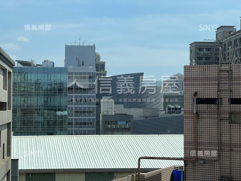 中正京華三房車位房屋室內格局與周邊環境