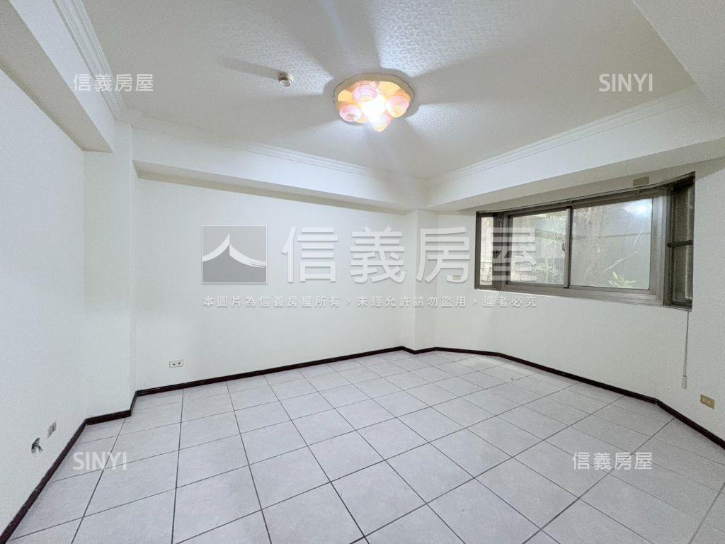 南屯藝術麗境４房休旅車位房屋室內格局與周邊環境