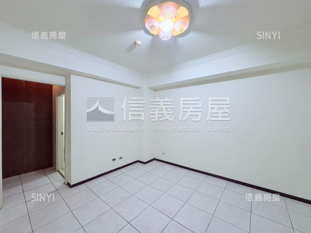 南屯藝術麗境４房休旅車位房屋室內格局與周邊環境