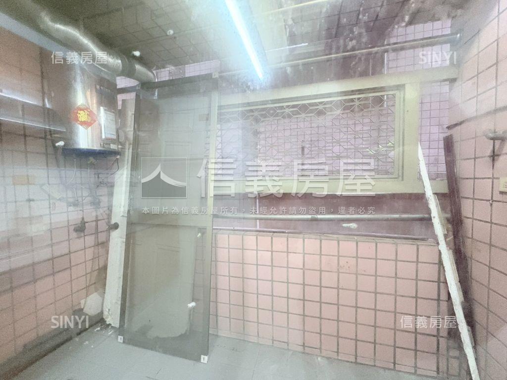 南屯藝術麗境４房休旅車位房屋室內格局與周邊環境