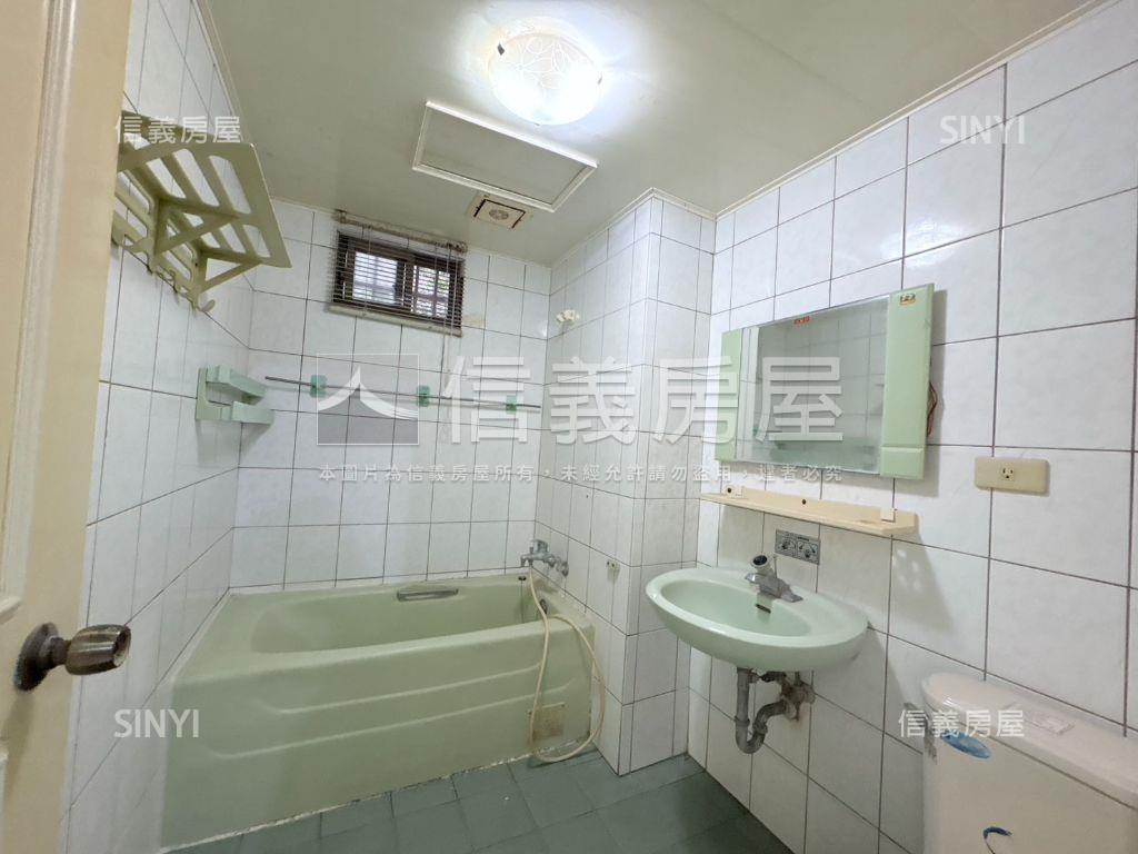 南屯藝術麗境４房休旅車位房屋室內格局與周邊環境