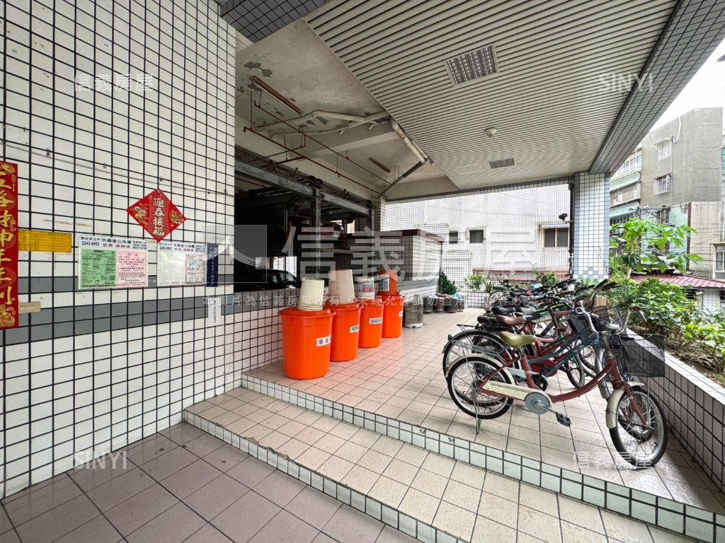 捷運總站•邊間雙衛三房房屋室內格局與周邊環境
