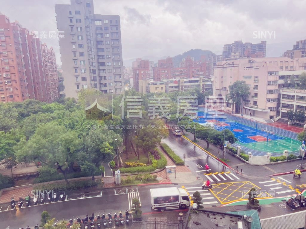 大湖庭閣電梯４房平面車位房屋室內格局與周邊環境