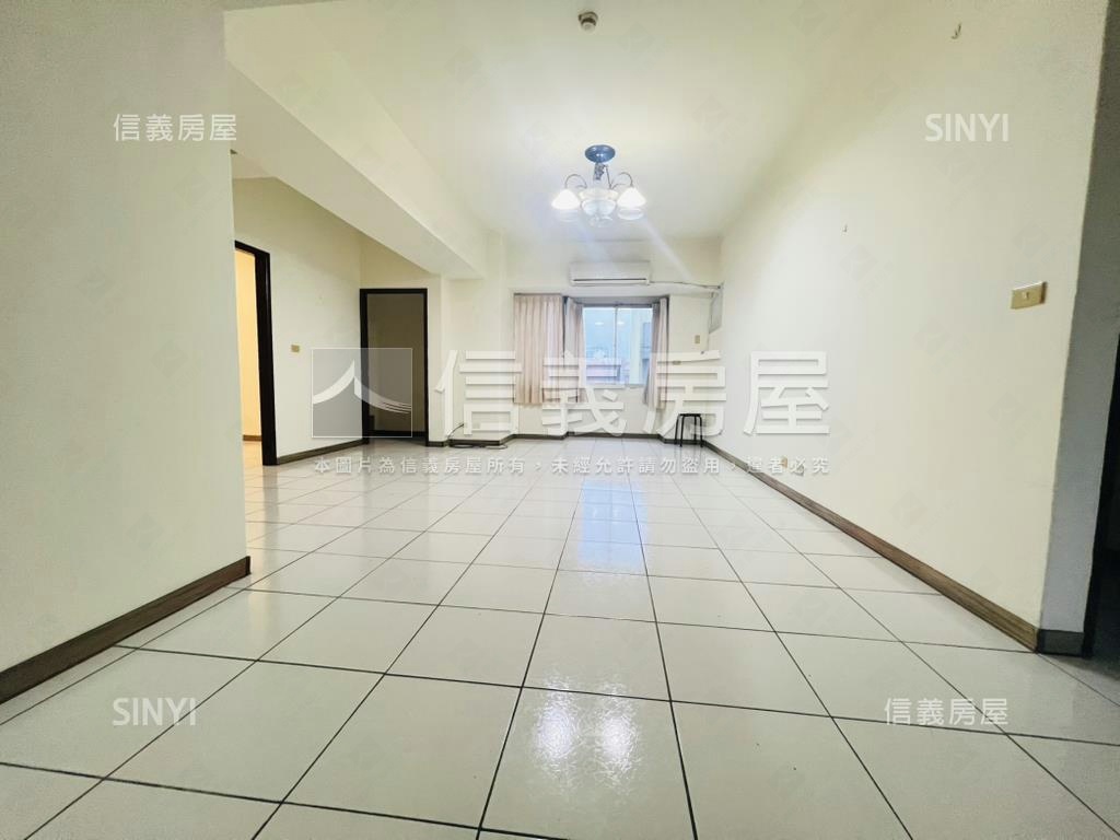 大湖庭閣電梯４房平面車位房屋室內格局與周邊環境