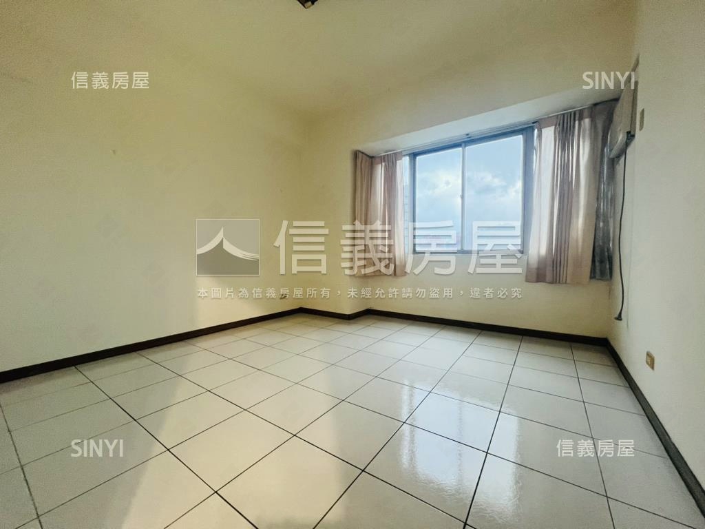 大湖庭閣電梯４房平面車位房屋室內格局與周邊環境