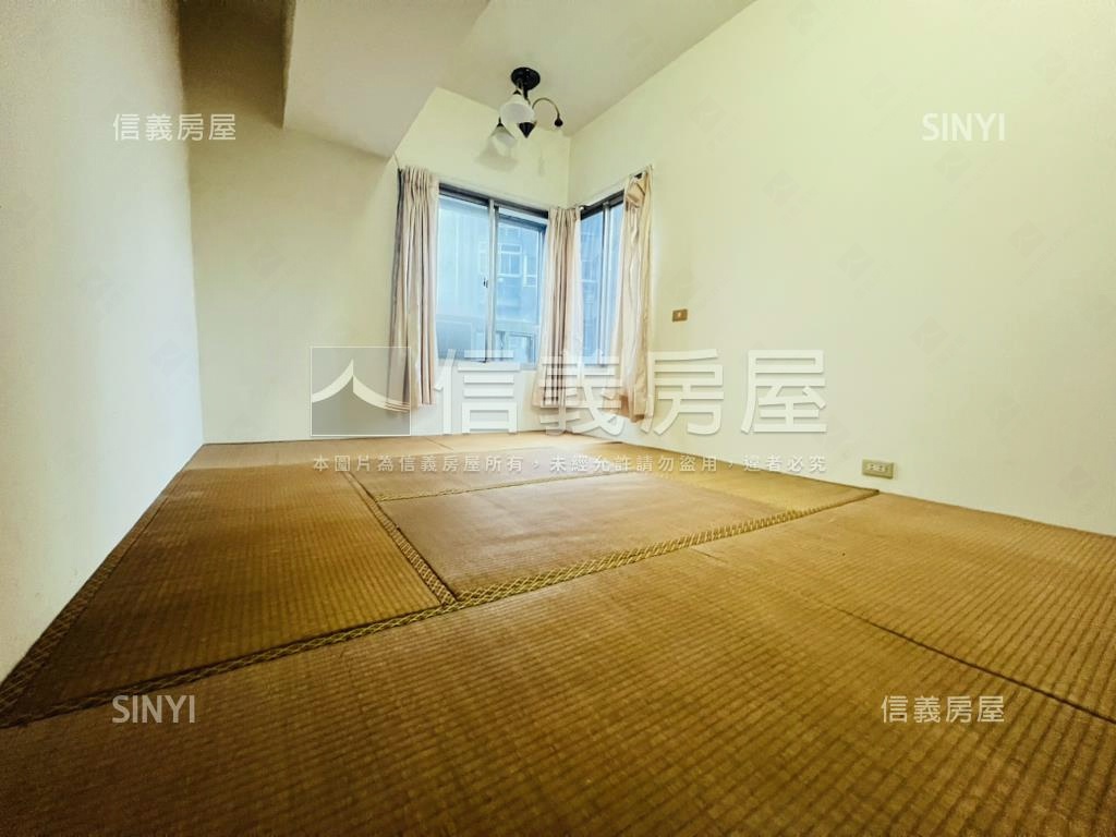 大湖庭閣電梯４房平面車位房屋室內格局與周邊環境