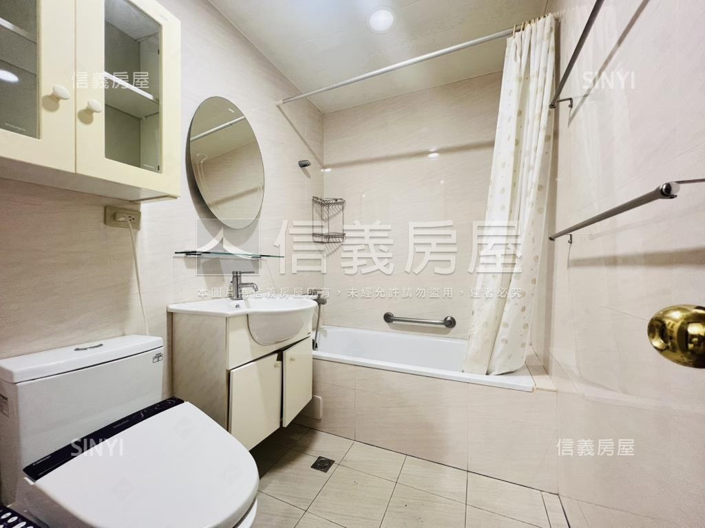 大湖庭閣電梯４房平面車位房屋室內格局與周邊環境