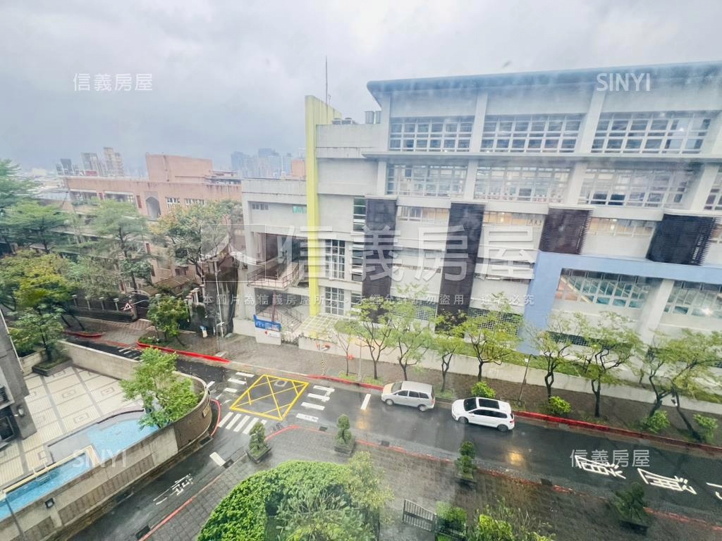 大湖庭閣電梯４房平面車位房屋室內格局與周邊環境