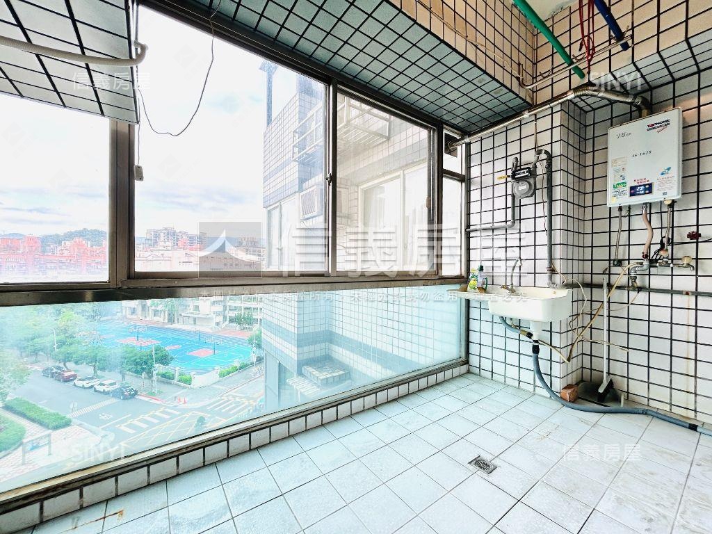 大湖庭閣電梯４房平面車位房屋室內格局與周邊環境