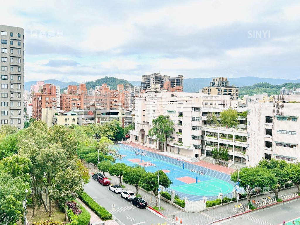 大湖庭閣電梯４房平面車位房屋室內格局與周邊環境