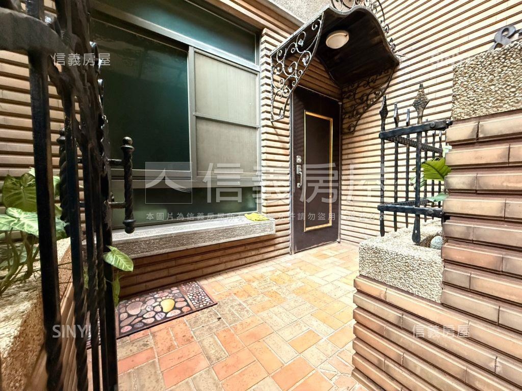 巴黎街頭一樓房屋室內格局與周邊環境