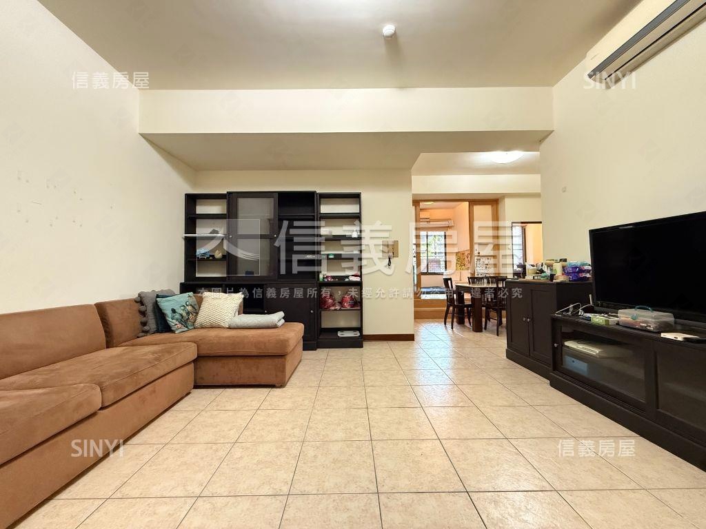 巴黎街頭一樓房屋室內格局與周邊環境