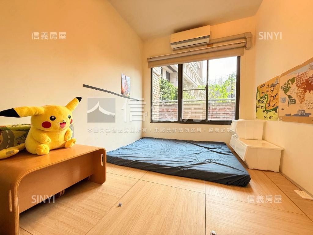 巴黎街頭一樓房屋室內格局與周邊環境