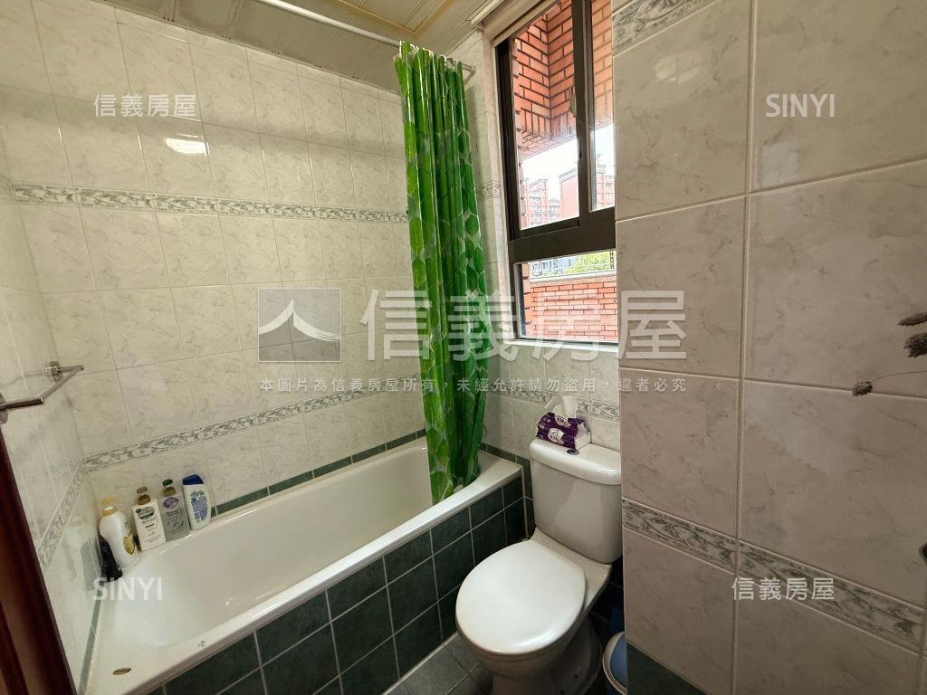 巴黎街頭一樓房屋室內格局與周邊環境