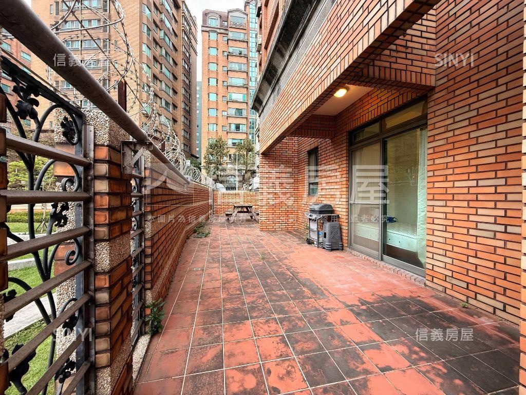 巴黎街頭一樓房屋室內格局與周邊環境