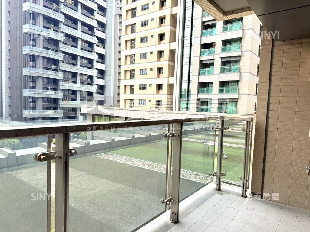 橋峰‧鋼骨巨匠豪邸房屋室內格局與周邊環境