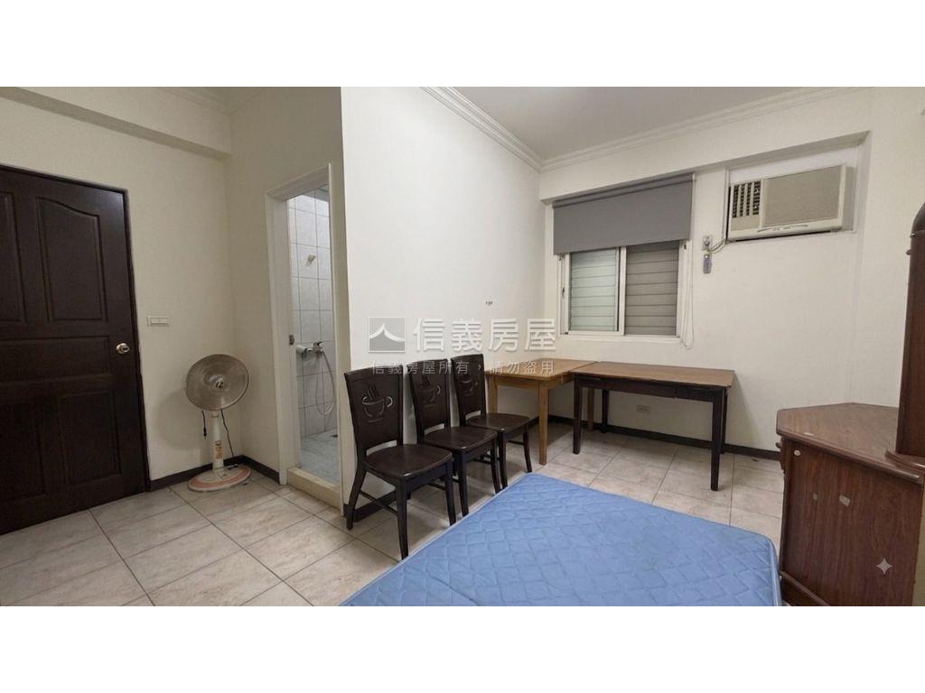 西屯邊間孝親別墅房屋室內格局與周邊環境