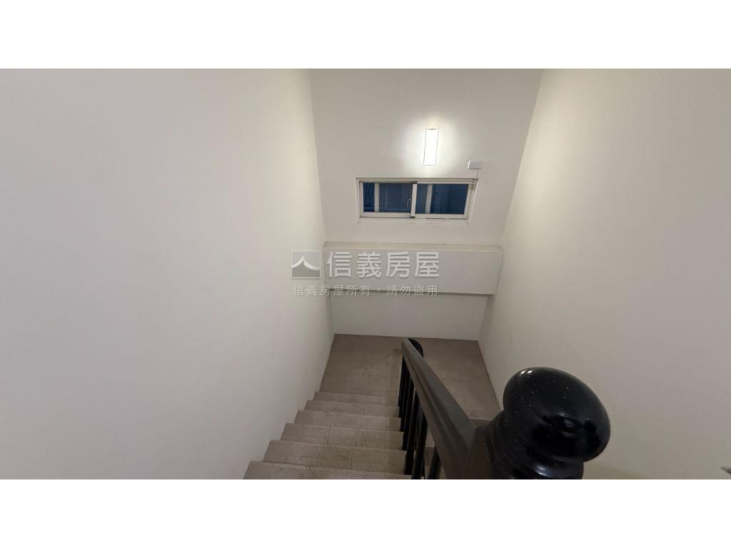 西屯邊間孝親別墅房屋室內格局與周邊環境