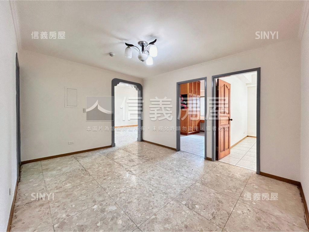 圓山芳鄰四房平面車位房屋室內格局與周邊環境