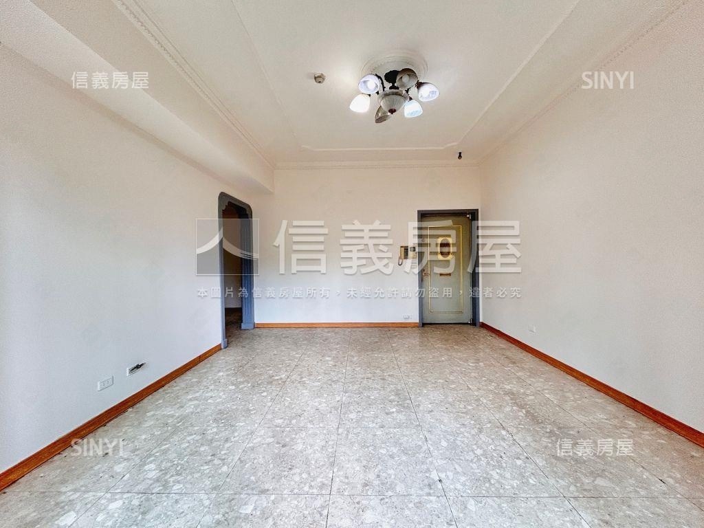 圓山芳鄰四房平面車位房屋室內格局與周邊環境