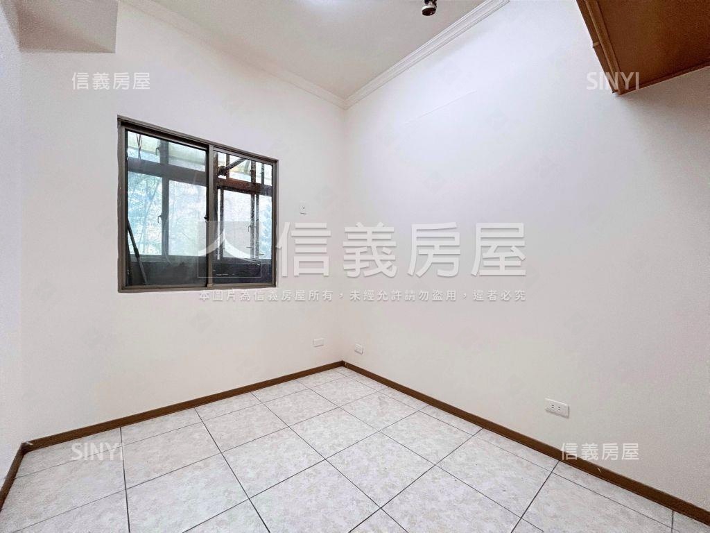 圓山芳鄰四房平面車位房屋室內格局與周邊環境