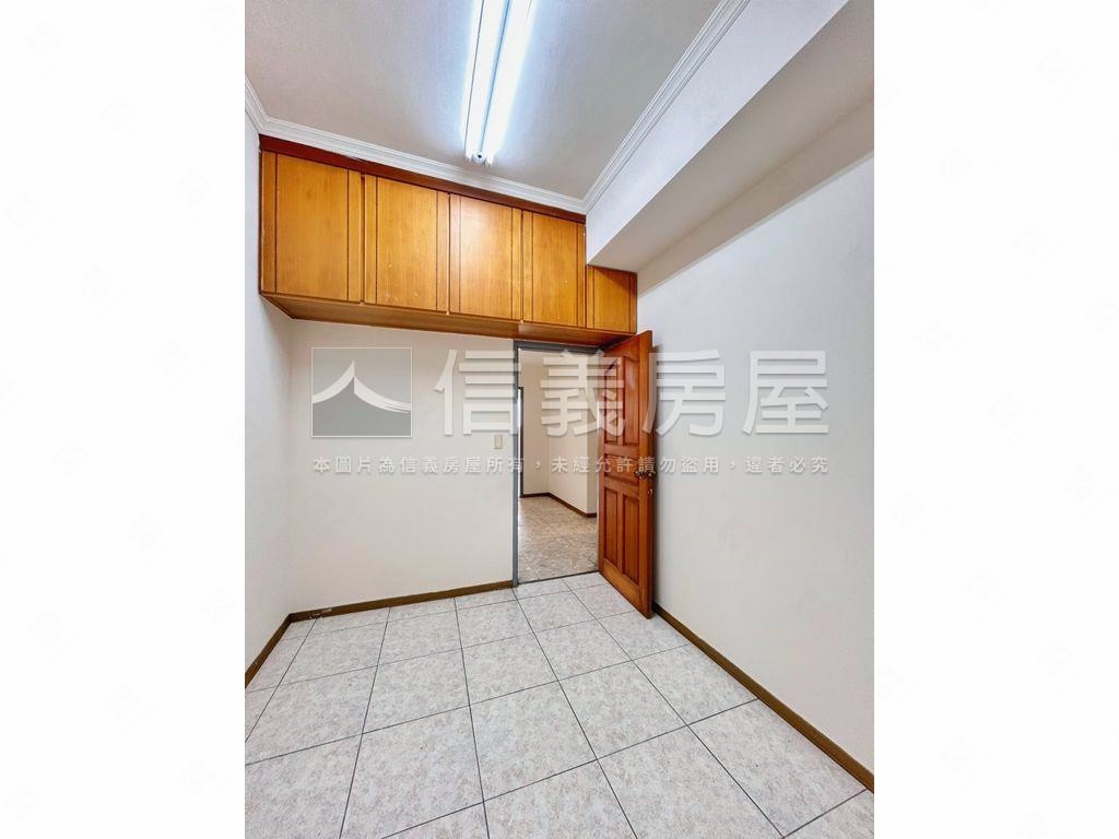 圓山芳鄰四房平面車位房屋室內格局與周邊環境