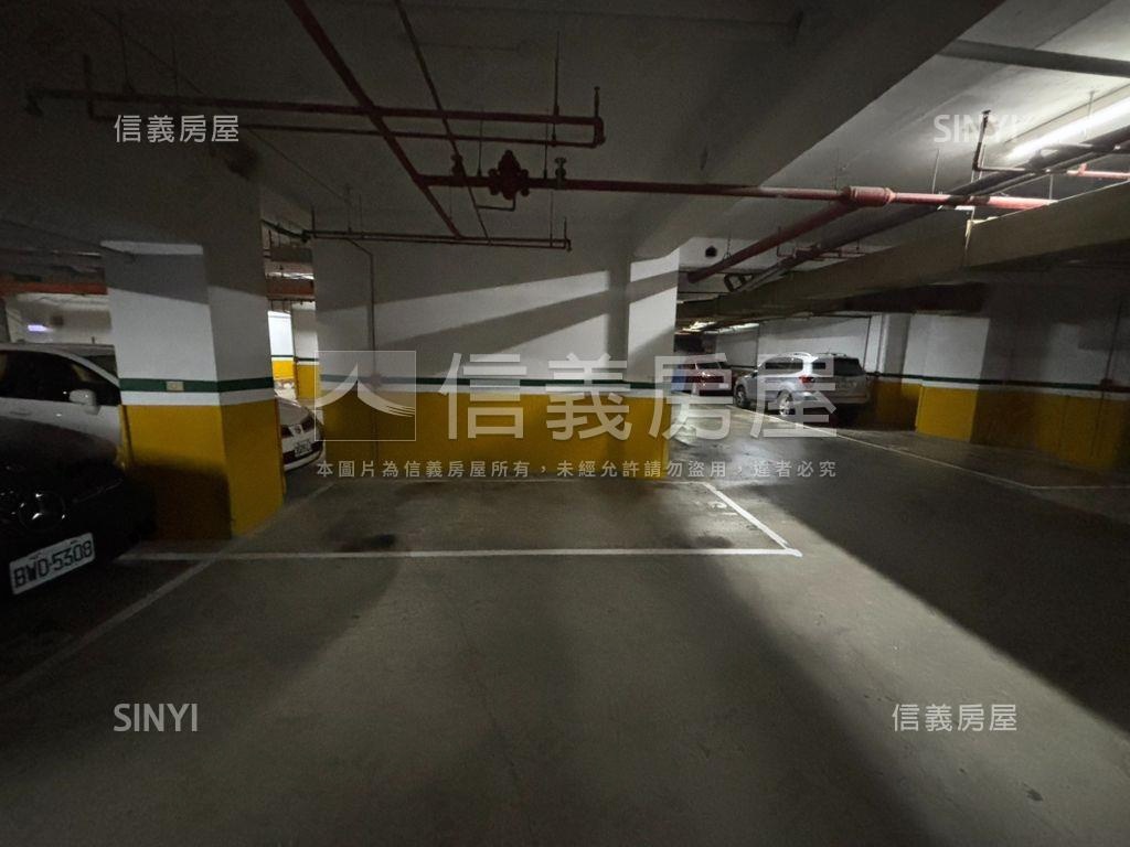 圓山芳鄰四房平面車位房屋室內格局與周邊環境