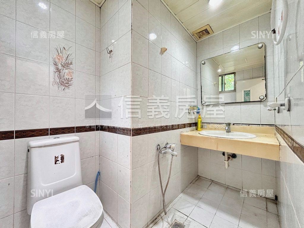 圓山芳鄰四房平面車位房屋室內格局與周邊環境