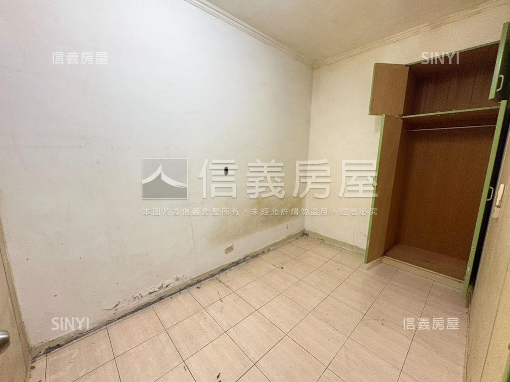 【稀有】邊間一樓好停車房屋室內格局與周邊環境
